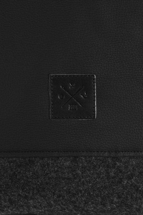 black_rough-detail-0765