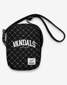 Vandals_Riot_Crew_Pocket_Pusher_Bag_BO-LIEGEND-FRONT-600px